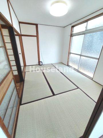 和歌山市北島のアパートの居間・リビング