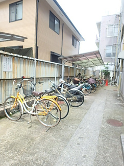 【その他共用部分】 | マンション入福 | 屋根付きの駐輪場です。