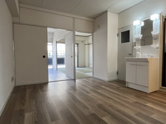 【居間・リビング】 | マンション入福 | 全てのお部屋に繋がるリビングです！