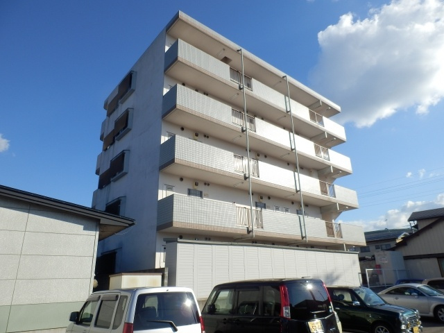 サンフラワーマンションの外観