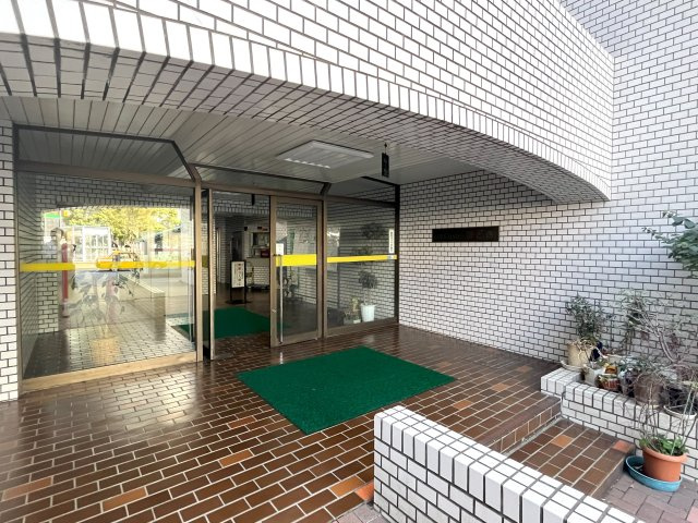 【エントランス】
