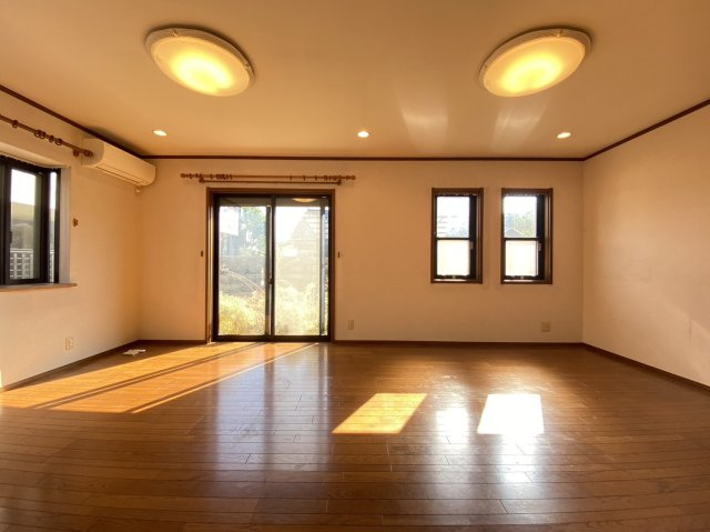 【居間・リビング】