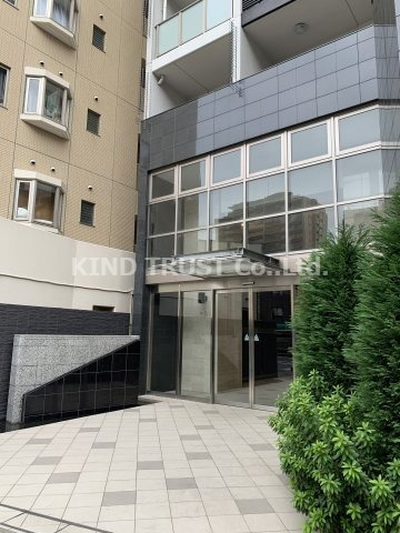 エステムコート梅田・天神橋IIグラシオのエントランス|ゆとりのあるエントランスです