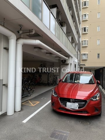 エステムコート梅田・天神橋IIグラシオの駐車場|駐車場完備です