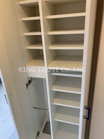 エステムコート梅田・天神橋IIグラシオの玄関|お気に入りの靴をたくさん収納できます