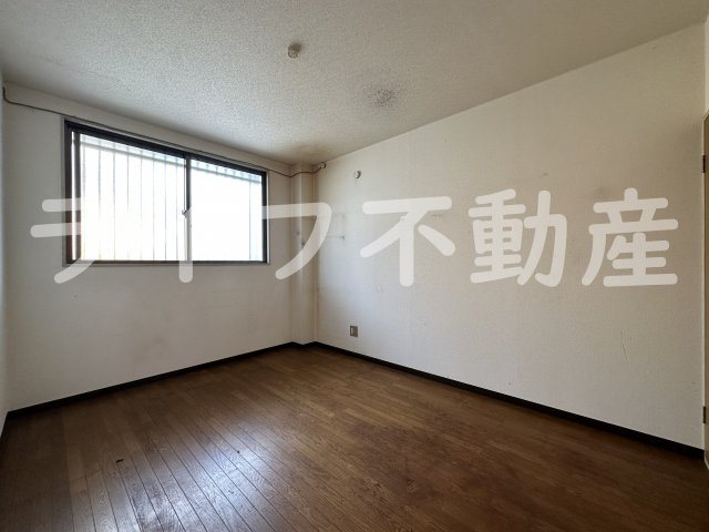 グランメゾン浅田Ⅱの居間・リビング|使いやすいリビングです