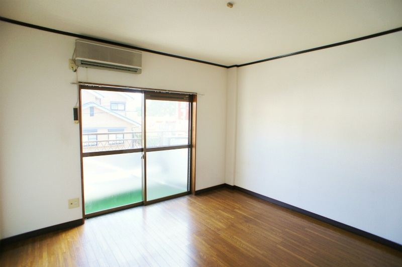 メゾン矢取Ⅱの居間・リビング|使いやすい居間です