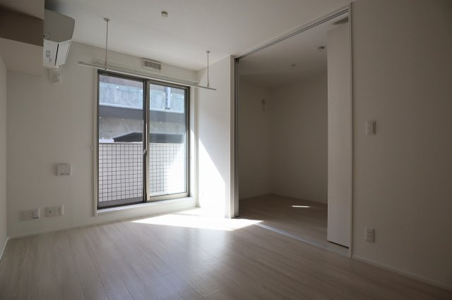 ハーベスト東市川の居間・リビング|こちらの居間で趣味の時間をお楽しみください