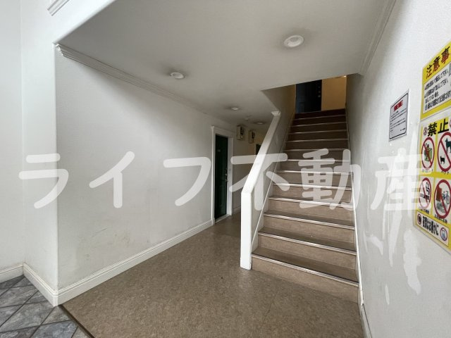 プロシード八戸ノ里のロビー|建物の内部です