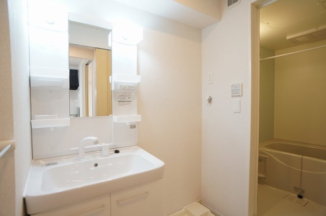 レジデンスさくら台Ｈの独立洗面台|洗面所