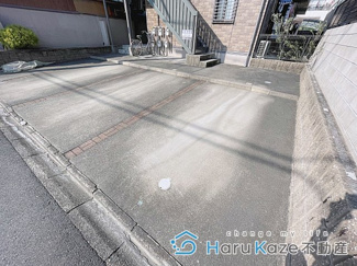【駐車場】