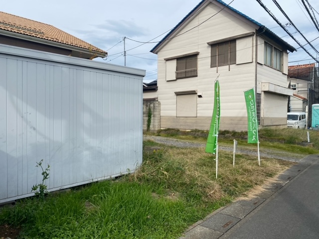 上尾市壱丁目南　売地の前面道路含む現地写真