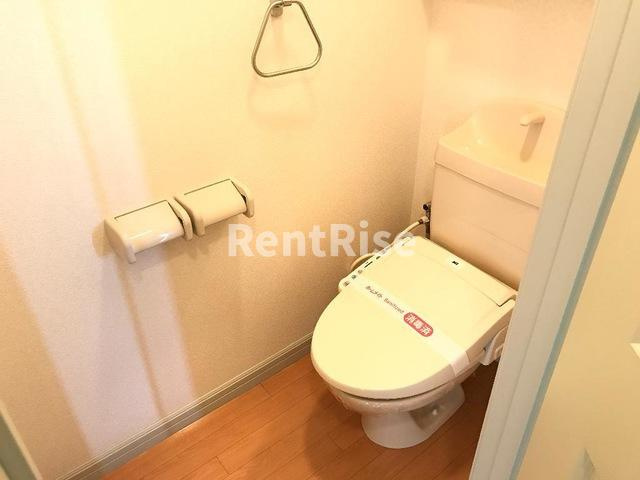 キングス ビレッジＭのトイレ|シャワー付トイレ