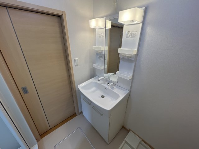 シュラインイーストの独立洗面台