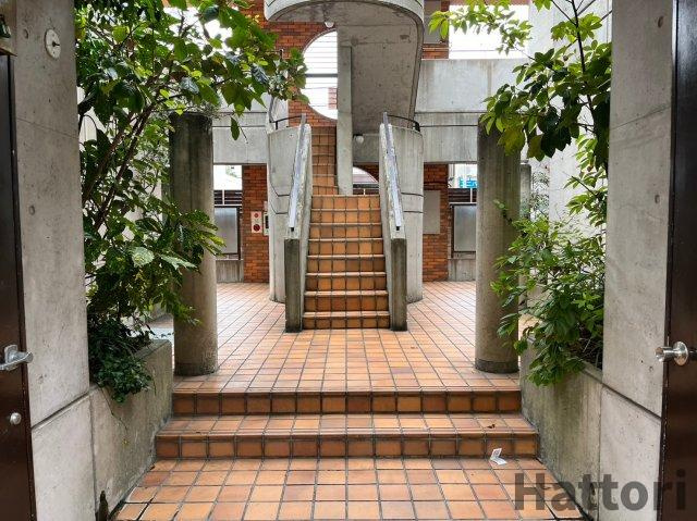 エステート松尾のエントランス