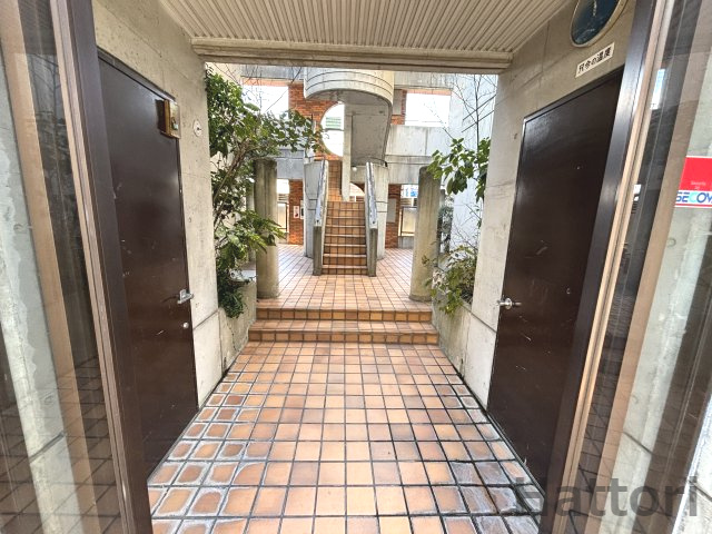 エステート松尾のエントランス