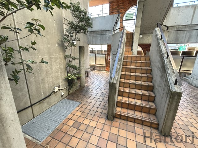 エステート松尾のエントランス