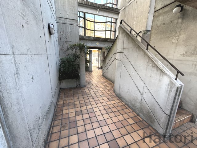 エステート松尾のエントランス