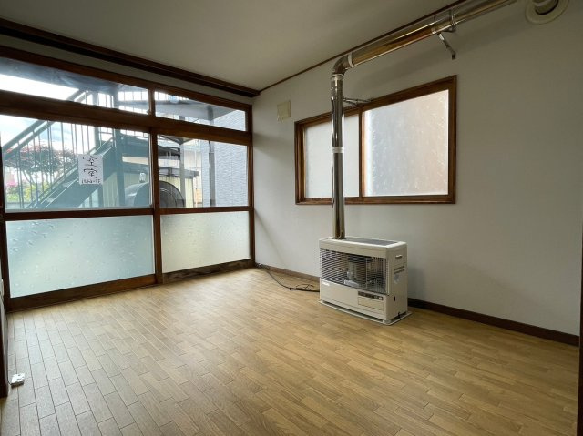 イワサキハイツの居間・リビング