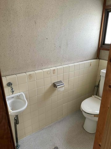 藤岡市藤岡　中古650のトイレ|落ち着いた色調のトイレです