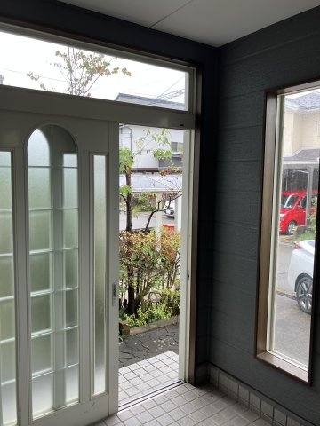 あわら市国影　中古戸建の玄関