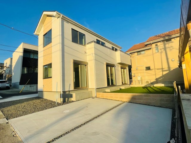 日進市岩崎台｜名古屋市の戸建ならホームアップの駐車場|並列2台駐車可能