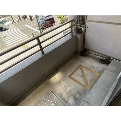 【バルコニー】 | サムティ筥崎宮前 | 別号室の写真になります。現況優先。