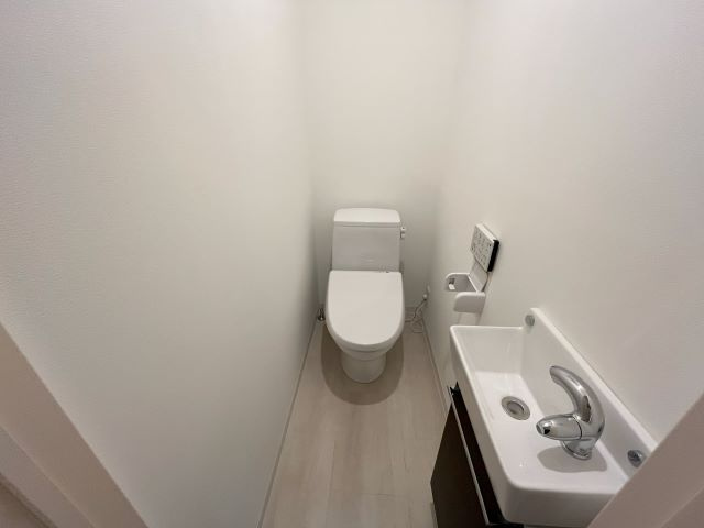 ONE LIGHT坂田町のトイレ
