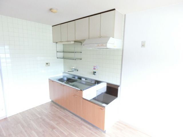 ロイヤルガーデン長野のキッチン