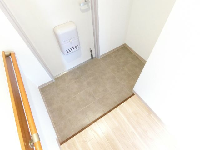 ロイヤルガーデン長野の玄関