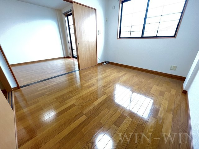 イーストサイドフジの洋室