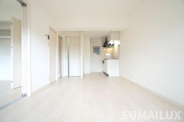 熊本市南区出仲間６丁目の賃貸マンションの居間・リビング