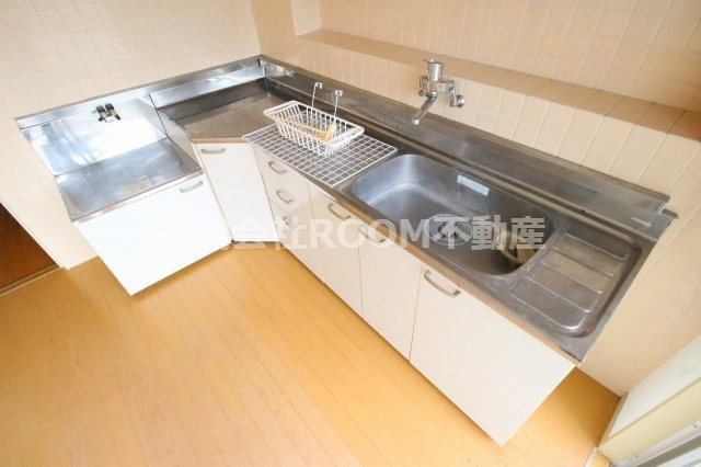 メゾンド妻ヶ丘のキッチン|きれいなキッチンです