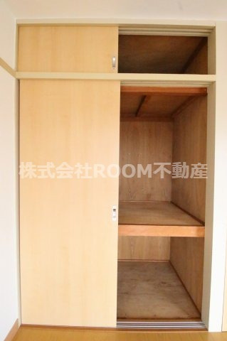 メゾンド妻ヶ丘の収納|便利な収納スペースです