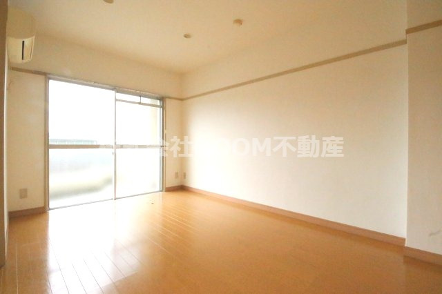 メゾンド妻ヶ丘の居間・リビング|ゆったり過ごせる居間です