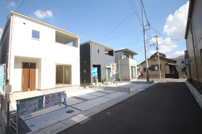 【前面道路含む現地写真】 | 三郷市戸ケ崎第8　3号棟