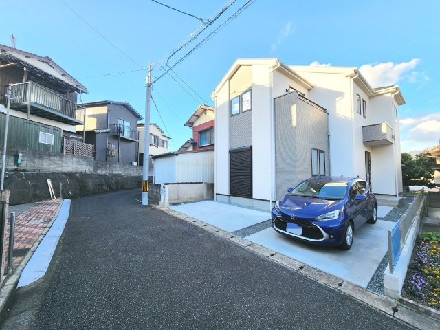 ーFITーフィットー小倉南区志井４丁目１期　【小倉南区　新築戸建て】の前面道路含む現地写真|駐車スペースは2台可能♪交通量も少なく駐車しやすい♪