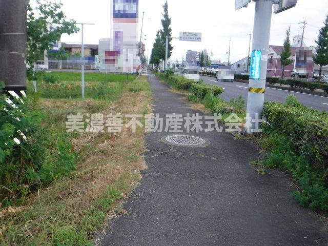 ６２０４０　岐阜市市橋１丁目土地の前面道路含む現地写真