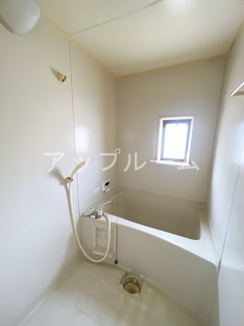 メゾンドール小木の浴室