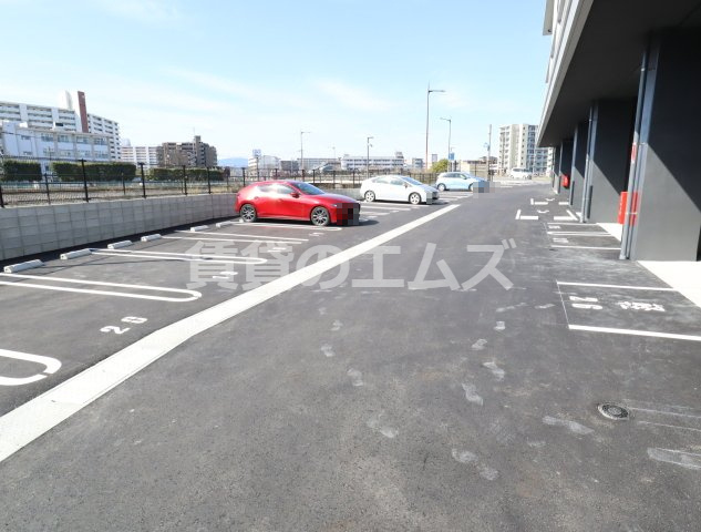 【駐車場】 | THE SQUARE・Royal Terrace | THE SQUARE・Royal Terraceの駐車場