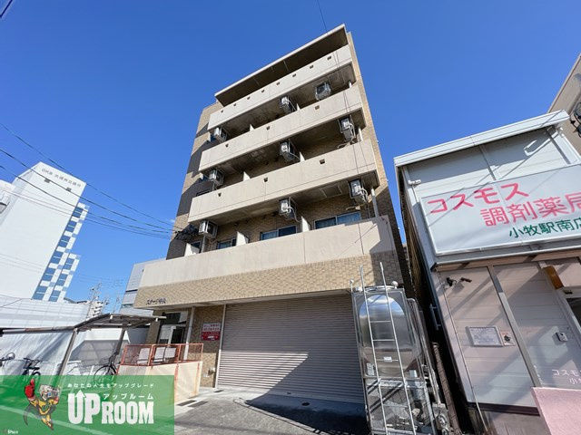 ステージ中央の外観