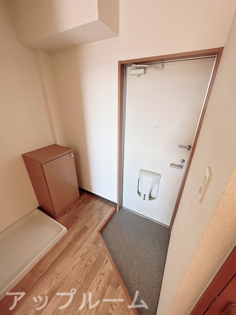 サニーハイツ川西の玄関