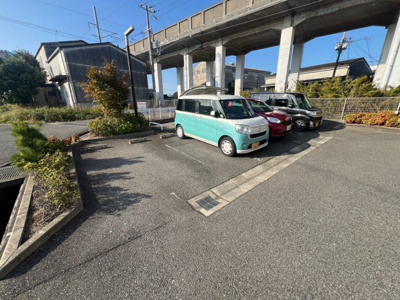 【駐車場】 | ユニベール神戸 | 駐車場
