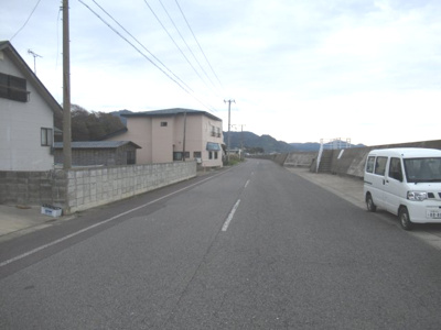 【前面道路含む現地写真】 | 八峰町八森滝の間・売地