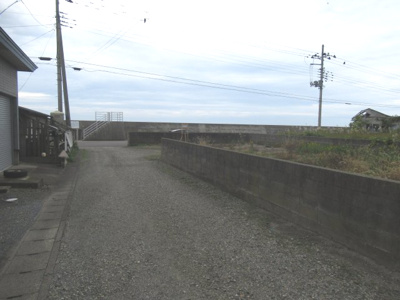 【前面道路含む現地写真】 | 八峰町八森滝の間・売地