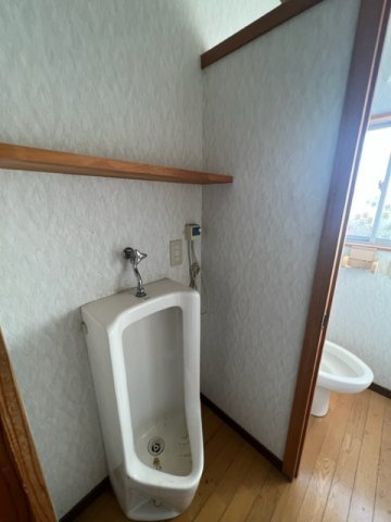 花巻市上小舟渡　中古住宅のトイレ