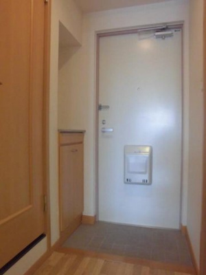 【玄関】 | パークサイド砂山 | 収納もある玄関です