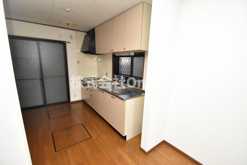 西山本町5丁目戸建のキッチン