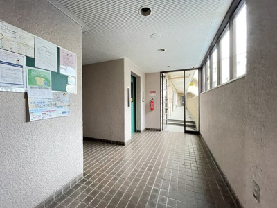 【ロビー】 | 豊中緑丘パークマンション | 弊社のファイナンシャルプランナーより、将来に向けた資金計画・住宅ローンの無料相談が皆様に大変ご好評頂いております！物件ご購入の前に、まずはお気軽にご相談くださいませ。