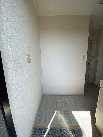 ディアスJｂの玄関|フラットに近い上り口で毎日をスマートに、心地よく迎える玄関。